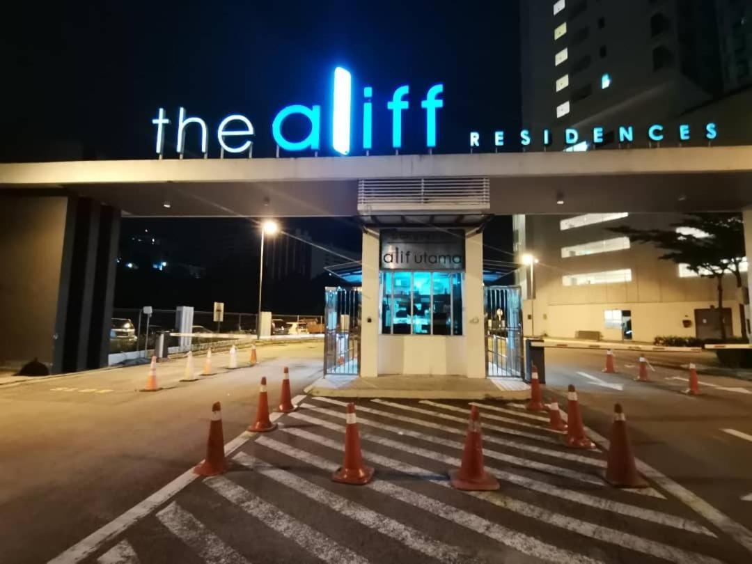 Aliff Residences 艾麗軒 جوهر بهرو المظهر الخارجي الصورة